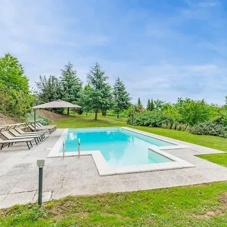 Con Piscina, Relax Sulle Colline Di